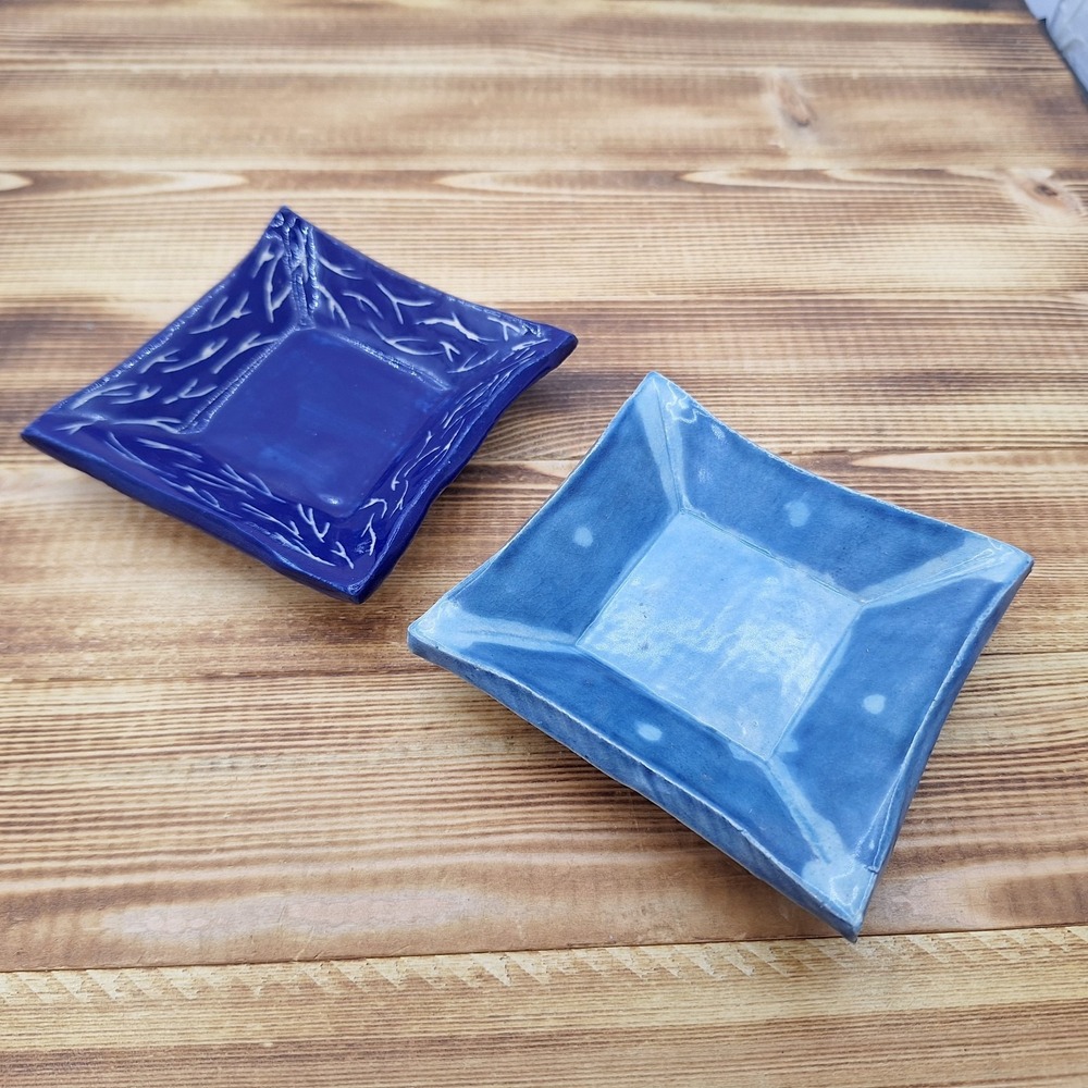 X2β Artisan Blue Dipping Sauce Tray Trinket Oil Butter Pat 3.5" Signed Pottery